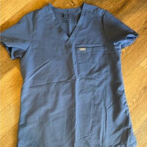 FIGS Women's V-Neck Scrub Top